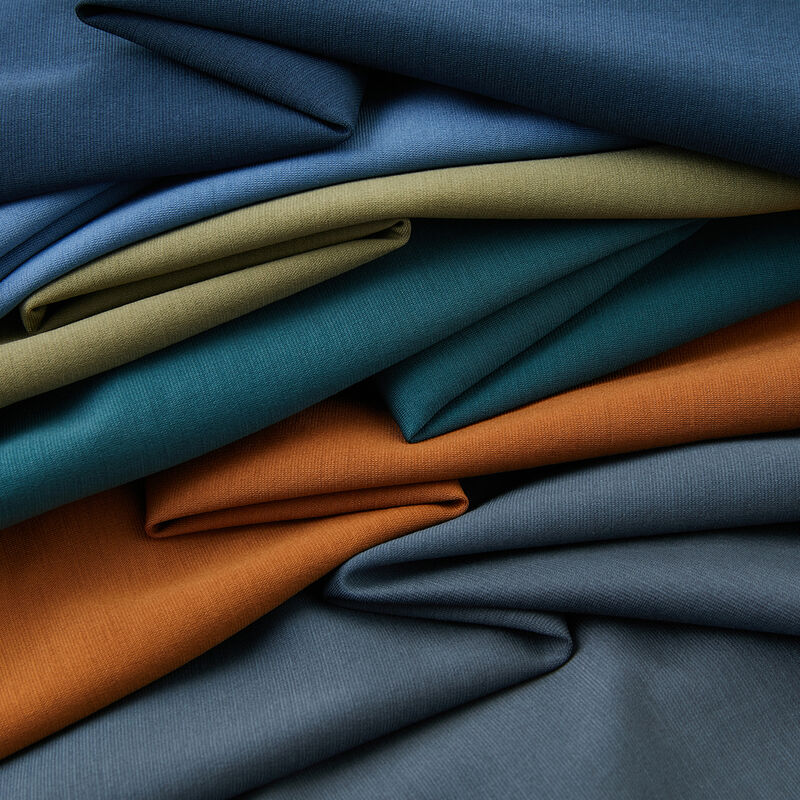 تي شيرتات قطنية سادة برقبة دائرية، سريعة الجفاف، قابلة للتنفس، مضادة للتجاعيد، نمط كاجوال، لون وحجم وشعار مخصص