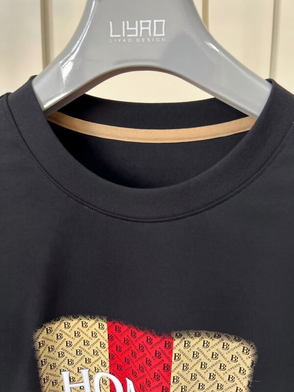 تي شيرت بياقة دائرية مطرز | تي شيرت رجالي فاخر بياقة دائرية بتصميم حروف ونقوش ثلاثية الأبعاد، تصنيع جيرسي