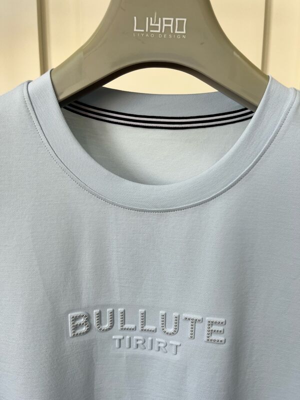 قميص الطاقم الفاخر الرقبة الطباعة شعار التصميم يتبنى عملية النسيج الأصلي النقاش بالإضافة إلى الحرارة - نقل الفينيل عملية OEM / ODM