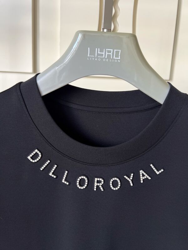 قميصات عنق الطاقم