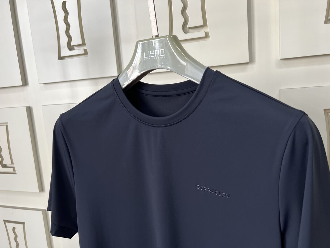 قميص رياضي للرجال مجموعة رياضية عادية سوداء - قصيرة - أكمام القميص والسراويل ، نسيج قابل للاستنشاق مع ميزة حماية الأشعة فوق البنفسجية