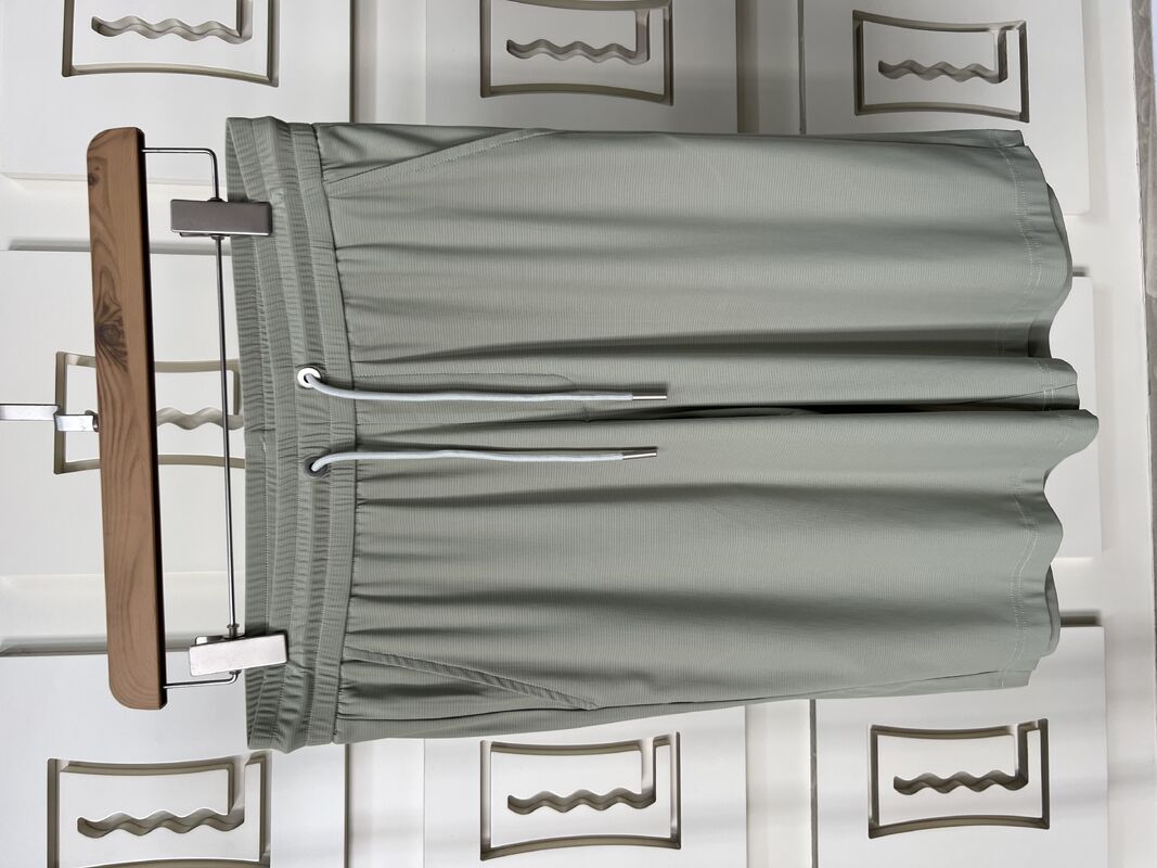 طقم رياضي رجالي مخصص باللون الأخضر الزيتوني - تي شيرت بأكمام قصيرة وبنطلون، تي شيرت رجالي من قماش يسمح بالتهوية