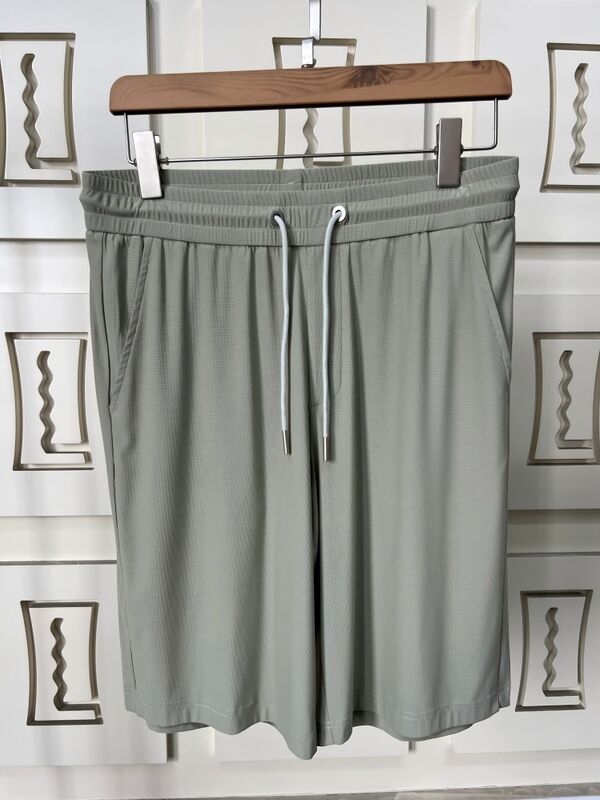 بنطلون رياضي للرجال عالي الجودة يتنفس مادة التجفيف السريع طول الركبة الصيف ظهر جيب جيب تصميم بسيط