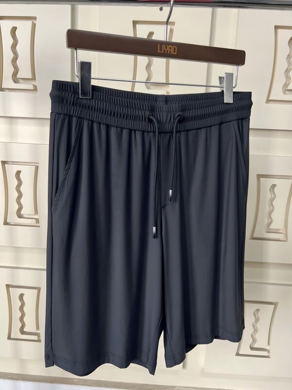 بنطلون رياضي للرجال عالي الجودة يتنفس مادة التجفيف السريع طول الركبة الصيف ظهر جيب جيب تصميم بسيط